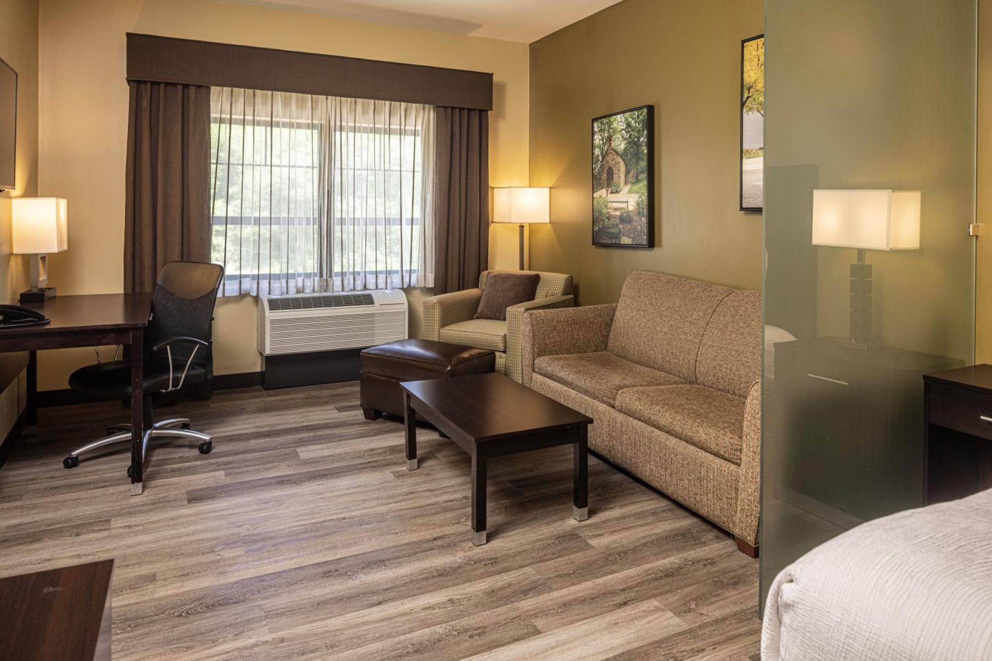 Best Western Plus Franciscan Square Inn&Suites Steubenville Extérieur photo